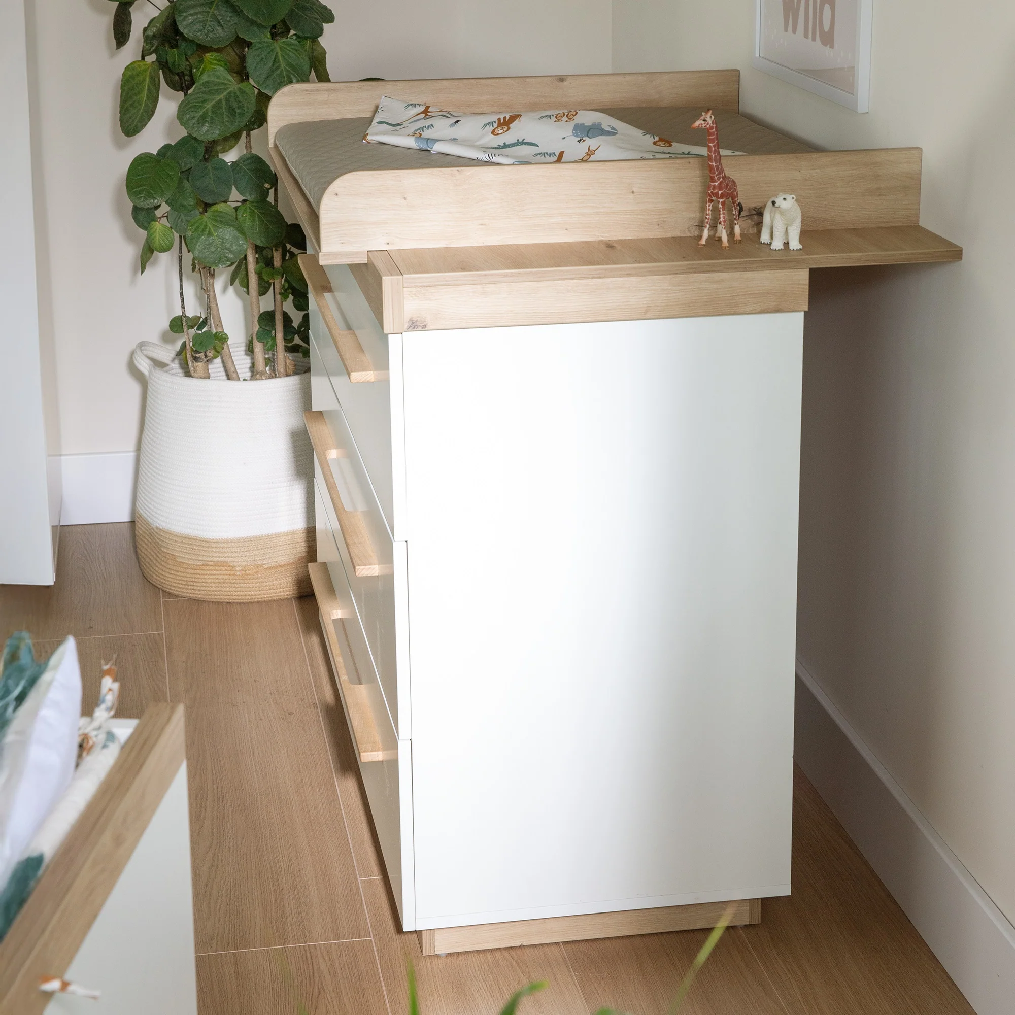 Kinderzimmer Set 'Lumo' 3-teilig - Kombi-Bett + Wickelkommode + Kleiderschrank - Weiß / Artisan Eiche - Image 6