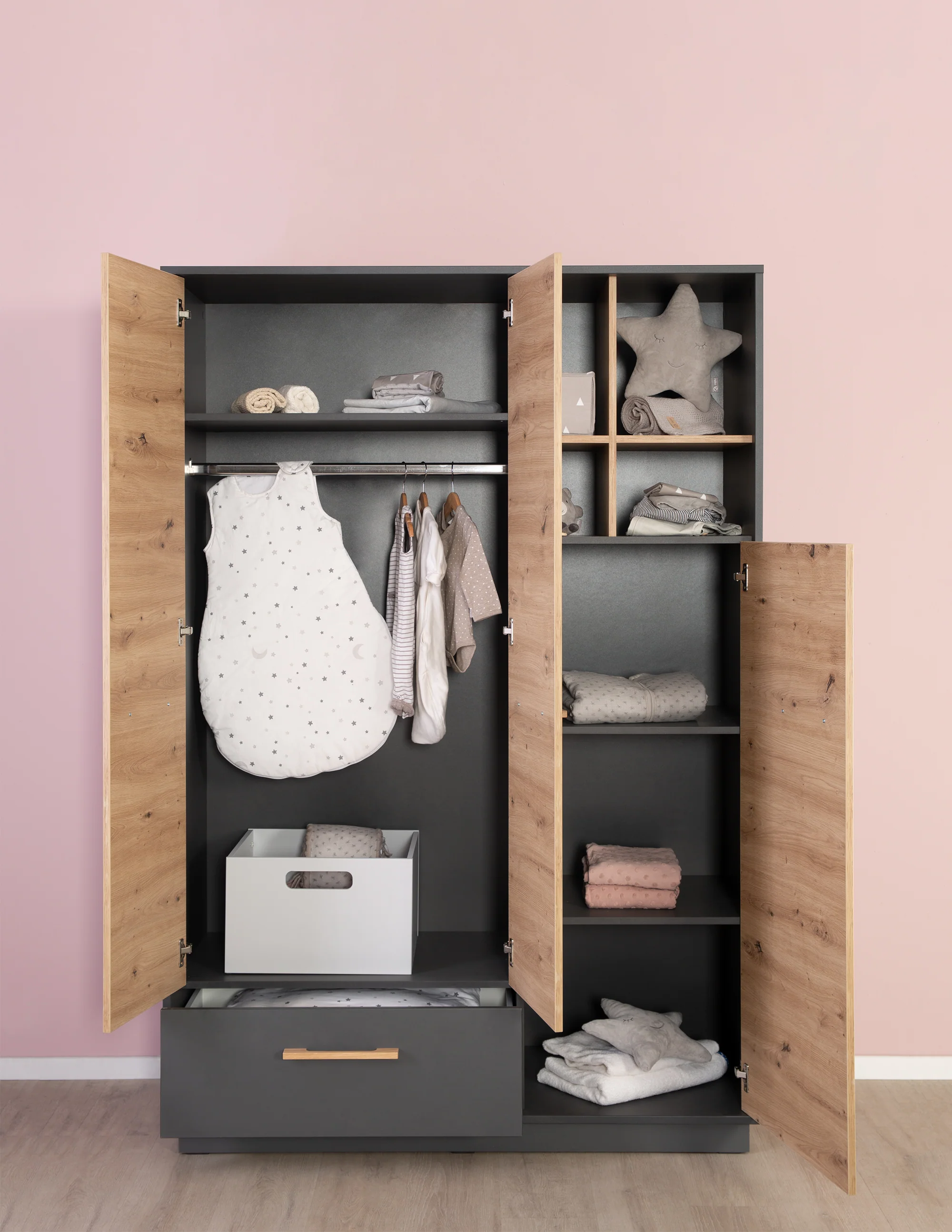 Kleiderschrank 'Lenn' 3-türig - Anthrazit - Holzdekor 'Artisan Eiche' - Massivholzgriffe - Image 13