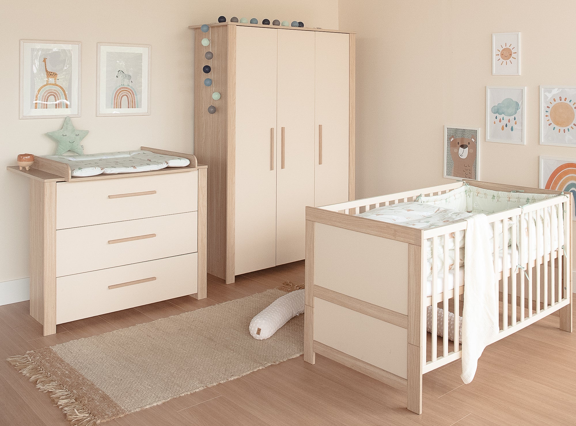 Kinderkleiderschrank 3-türig 'Momo' mit Massivholzgriffen - Cashmere / Tristan Eiche - Image 5