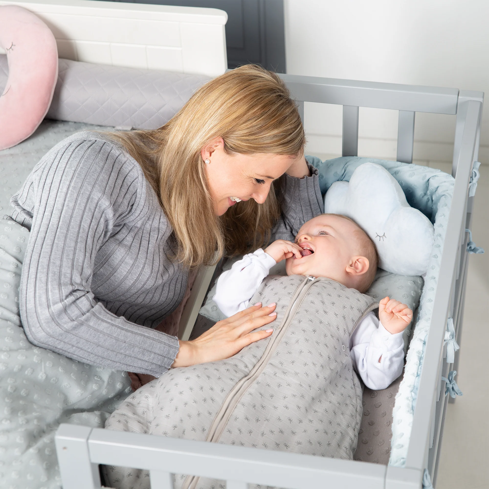 Organic Nestchen 'Lil Planet' für Betten 60 x 120 - 70 x 140 cm - Bio-Baumwolle - Hellblau - Image 4