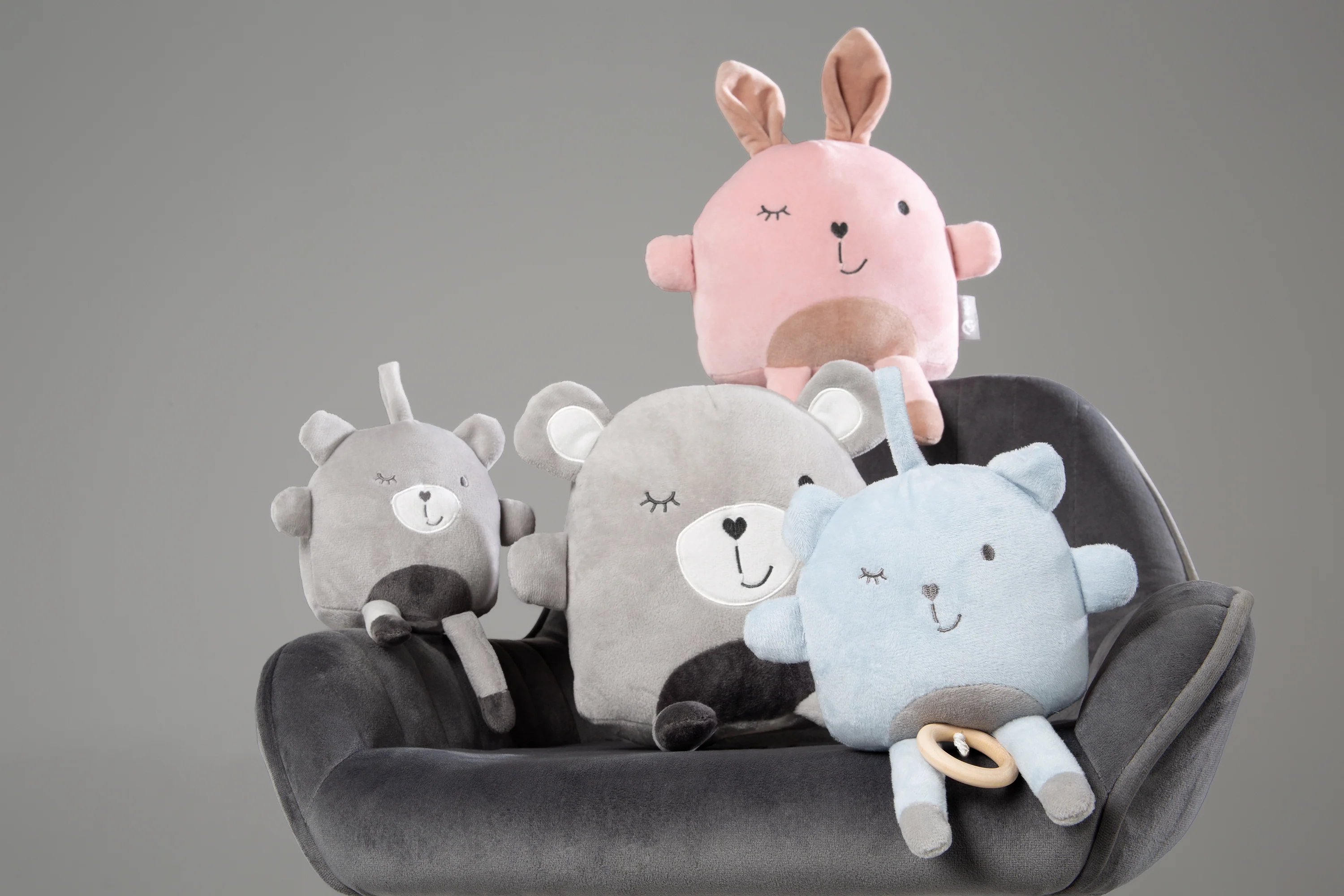 Kuschelkissen 'Lil Cuties', Kuscheltier 'Sammy' mit Freundschaftskarte, silbergrau - Image 11