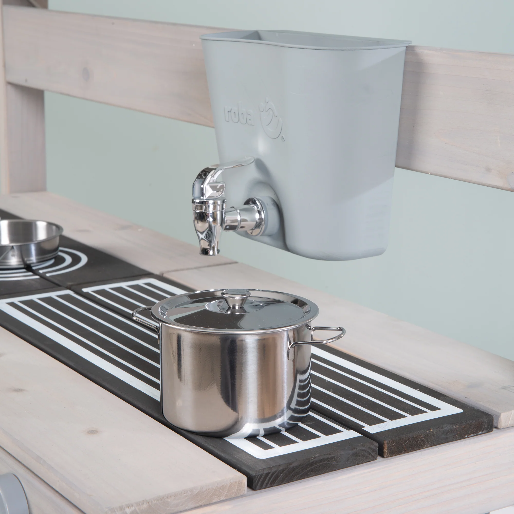 Outdoor-Matschküche inkl. Zubehör - FSC zertifiziertes Holz - Grau lasiert - Image 3