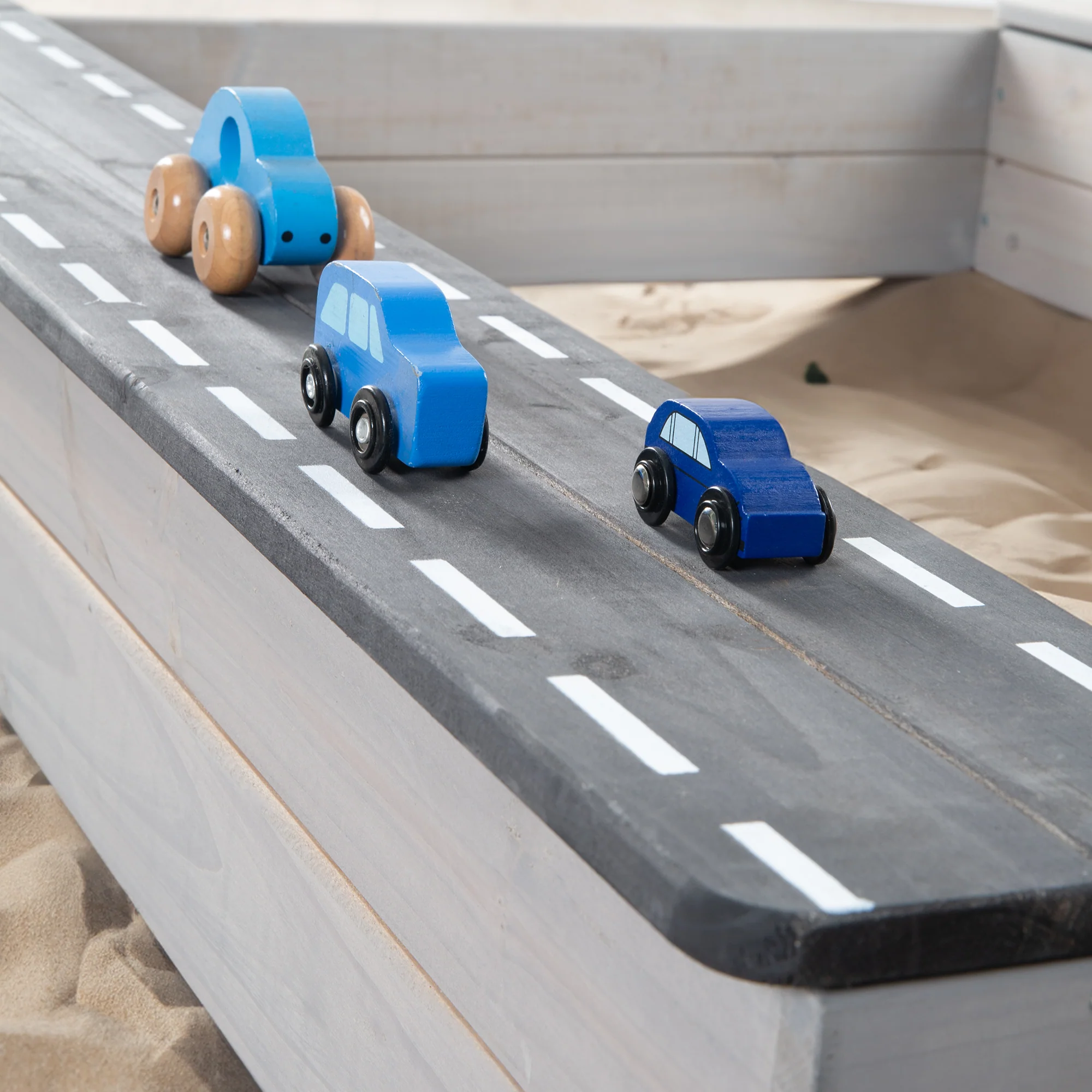 FSC-zertifizierter Sandkasten mit Matschküche - Massivholz grau lasiert - Image 4