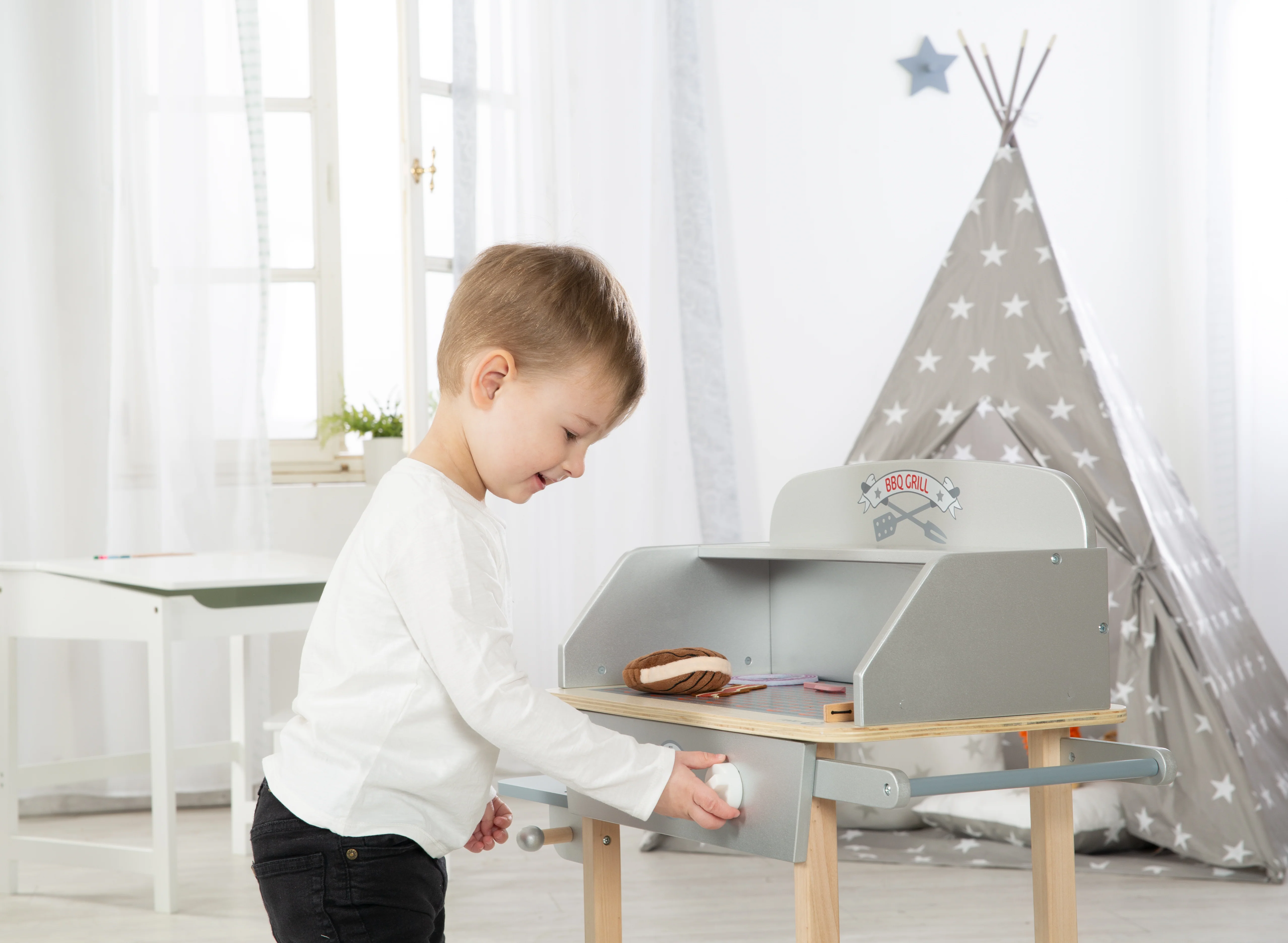 BBQ-Grill aus Holz, mit 14-teiligem Stoffzubehör, Spielzeug Barbecue Grill, ab 3 Jahren - Image 8