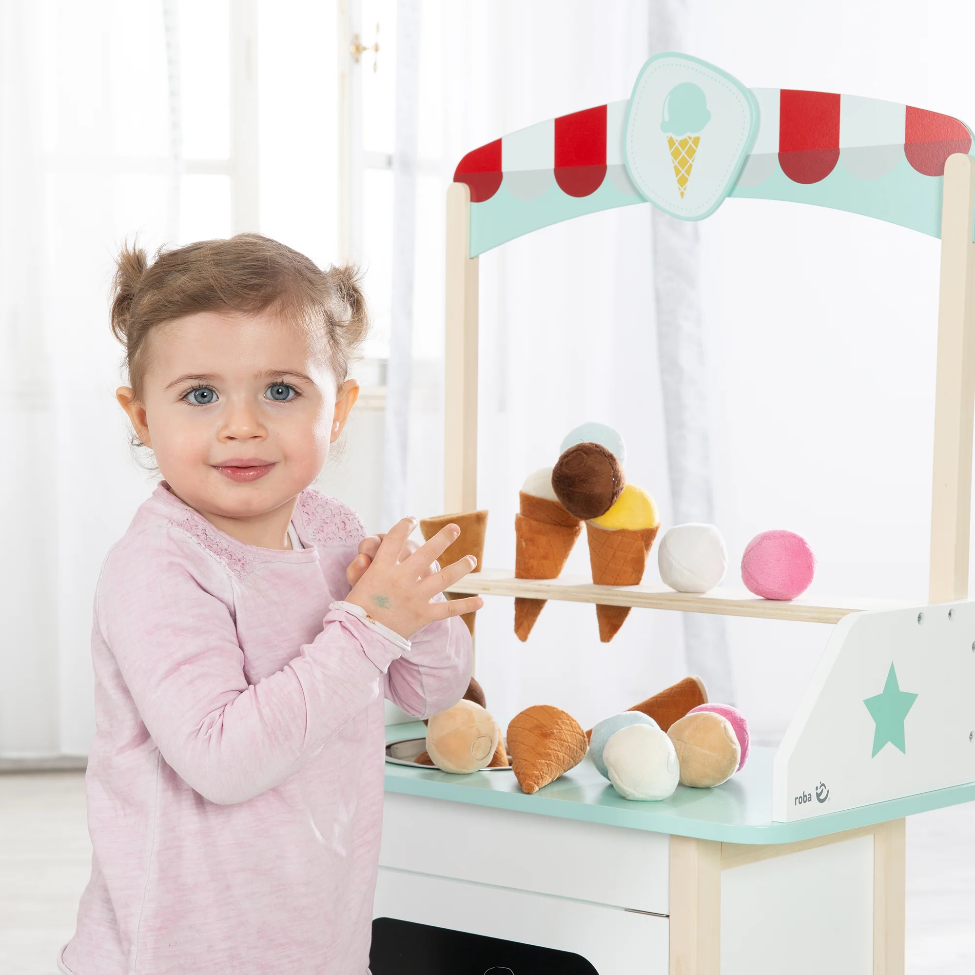 Eisstand aus Holz, mit Zubehör, 3 Stoffeiswaffeln, 6 Eiskugeln aus Plüsch, ab 3 Jahren - Image 8